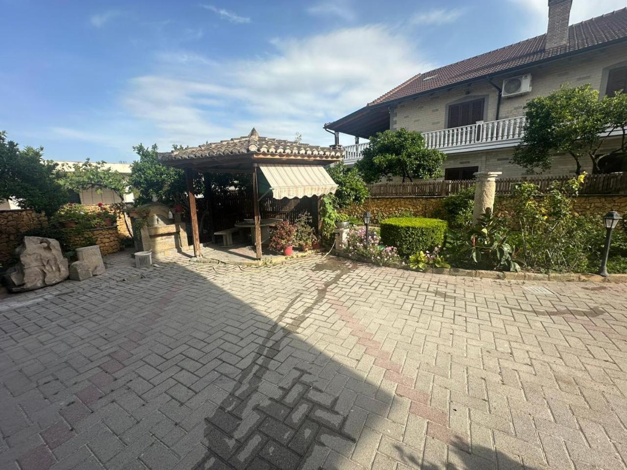 Aidens'S House 3 Hotel Vlore Exterior photo