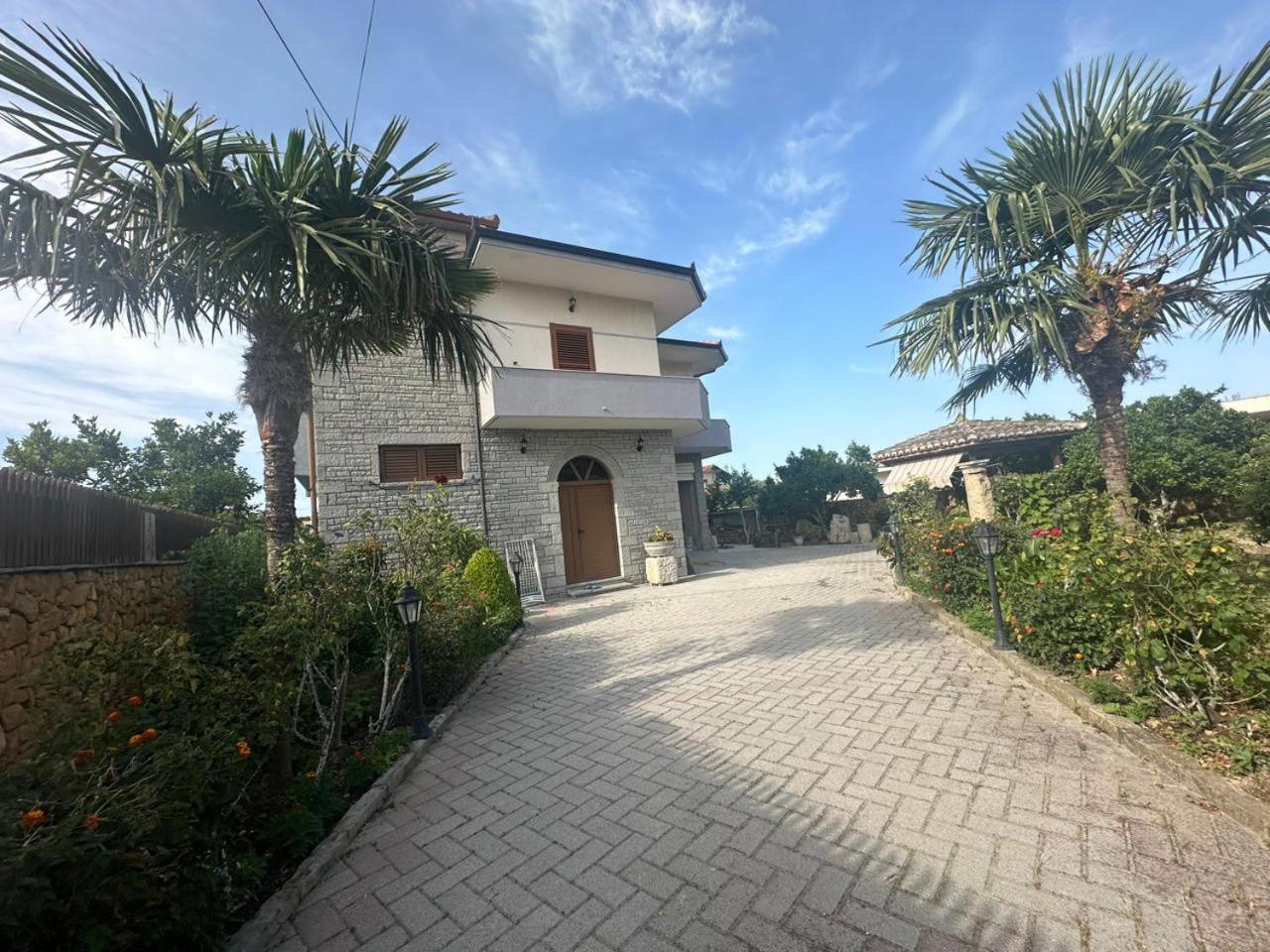Aidens'S House 3 Hotel Vlore Exterior photo